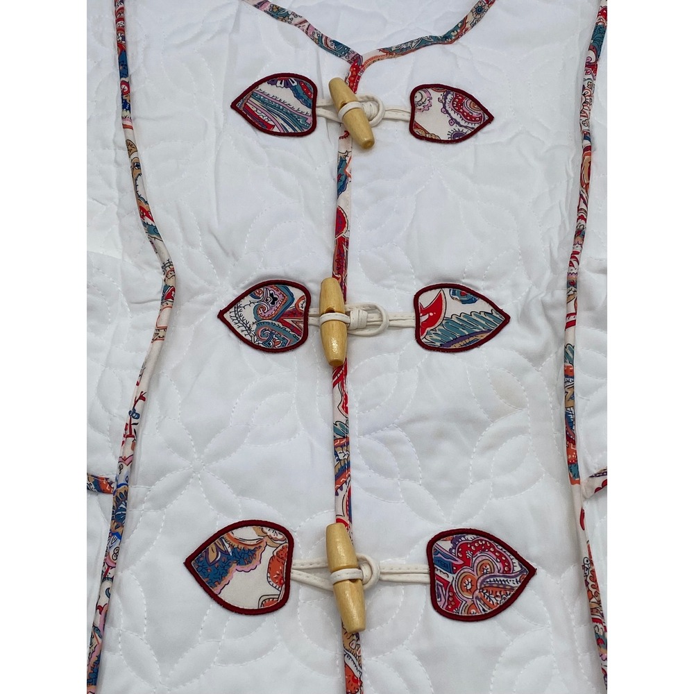 Tankaneo Womens Quilted Toggle Vest White Paisley Trim Ruffle Cap Sleeve‎ Medium - Picture 6 of 14